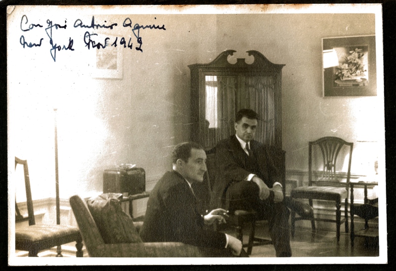 Manuel Ynchausti with Lehendakari Agirre at Mr. Ynchausti’s home in White Plains, New York, November 1942